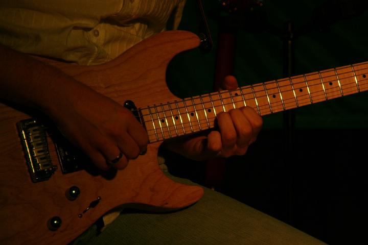 2008-11-28 M3_live at replugged 082.jpg